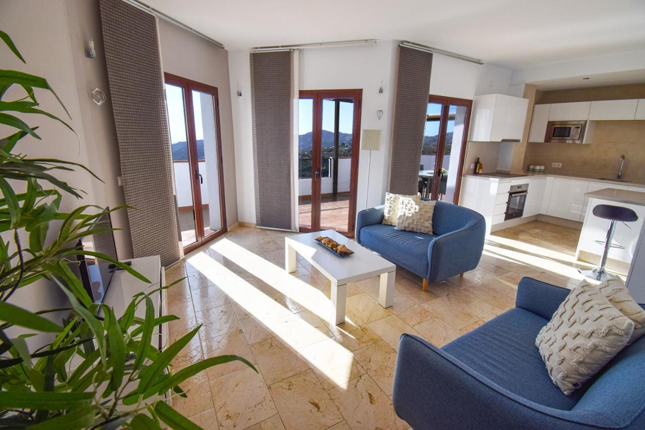 Penthouse 17a, 2 Bedroom, Pool, Large Terrace And Amazing Views In The Center Of Hansonholiday * Frigiliana