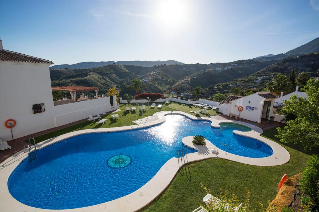 Appartement Penthouse 17a, 2 Bedroom, Pool, Large Terrace And Amazing Views In The Center Of Hansonholiday *