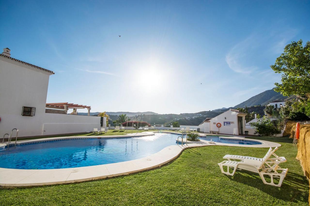 Appartement Penthouse 17a, 2 Bedroom, Pool, Large Terrace And Amazing Views In The Center Of Hansonholiday *