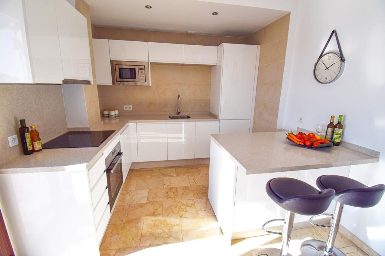 Penthouse 17a, 2 Bedroom, Pool, Large Terrace And Amazing Views In The Center Of Hansonholiday Appartement